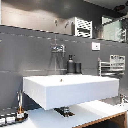 Apartment Easylife - Confortevole In Bocconi Milan